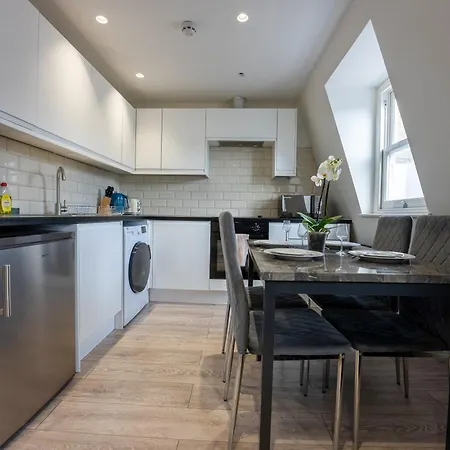 Home-Like 1-Br Flat In Victoria